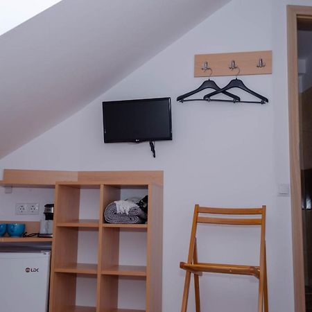 Ferienwohnung Mansarda Mica Cu Baie Proprie Cluj-Napoca Exterior foto