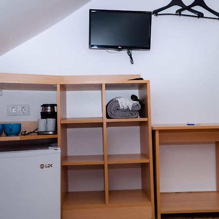 Ferienwohnung Mansarda Mica Cu Baie Proprie Cluj-Napoca Exterior foto