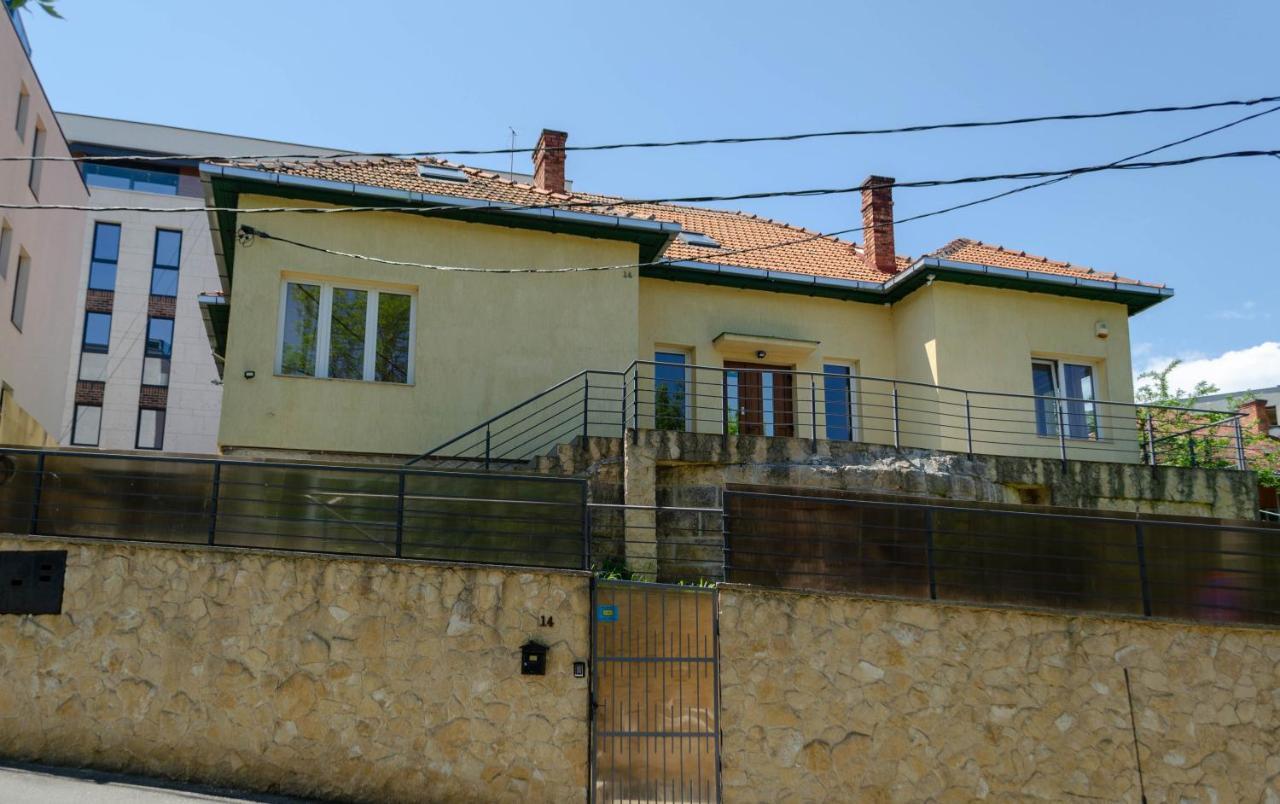 Ferienwohnung Mansarda Mica Cu Baie Proprie Cluj-Napoca Exterior foto