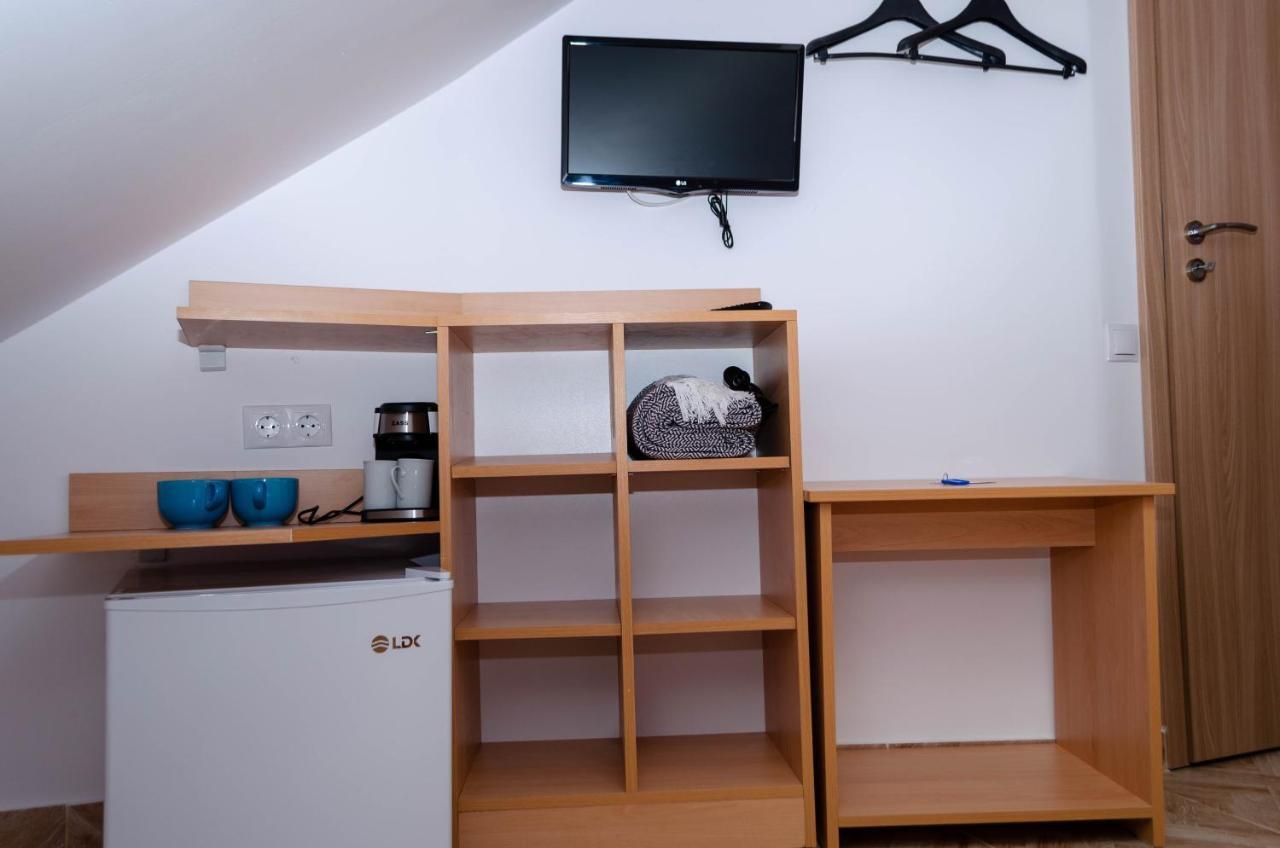 Ferienwohnung Mansarda Mica Cu Baie Proprie Cluj-Napoca Exterior foto